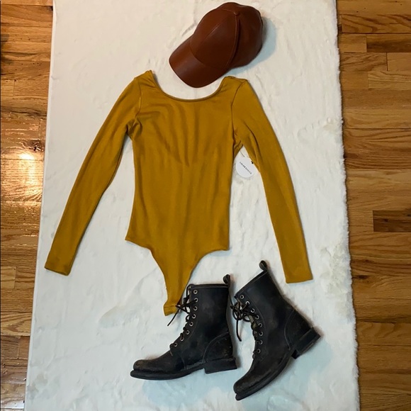 $5 CLEARANCE - NWT Lulus Graciously Yours Long Sleeve Bodysuit - Picture 1 of 8